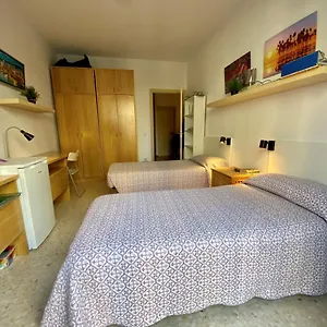 Housing Recommend For Students , Barcelona Hiszpania